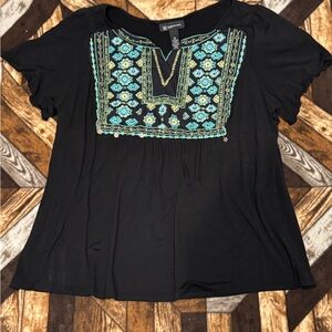 Apt. 9 Black Embroidered Yoke Short Sleeve Top